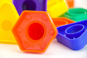 Tuercas y Tornillos didactico de plástico en estuche80 Piezas (Juguete para niños)