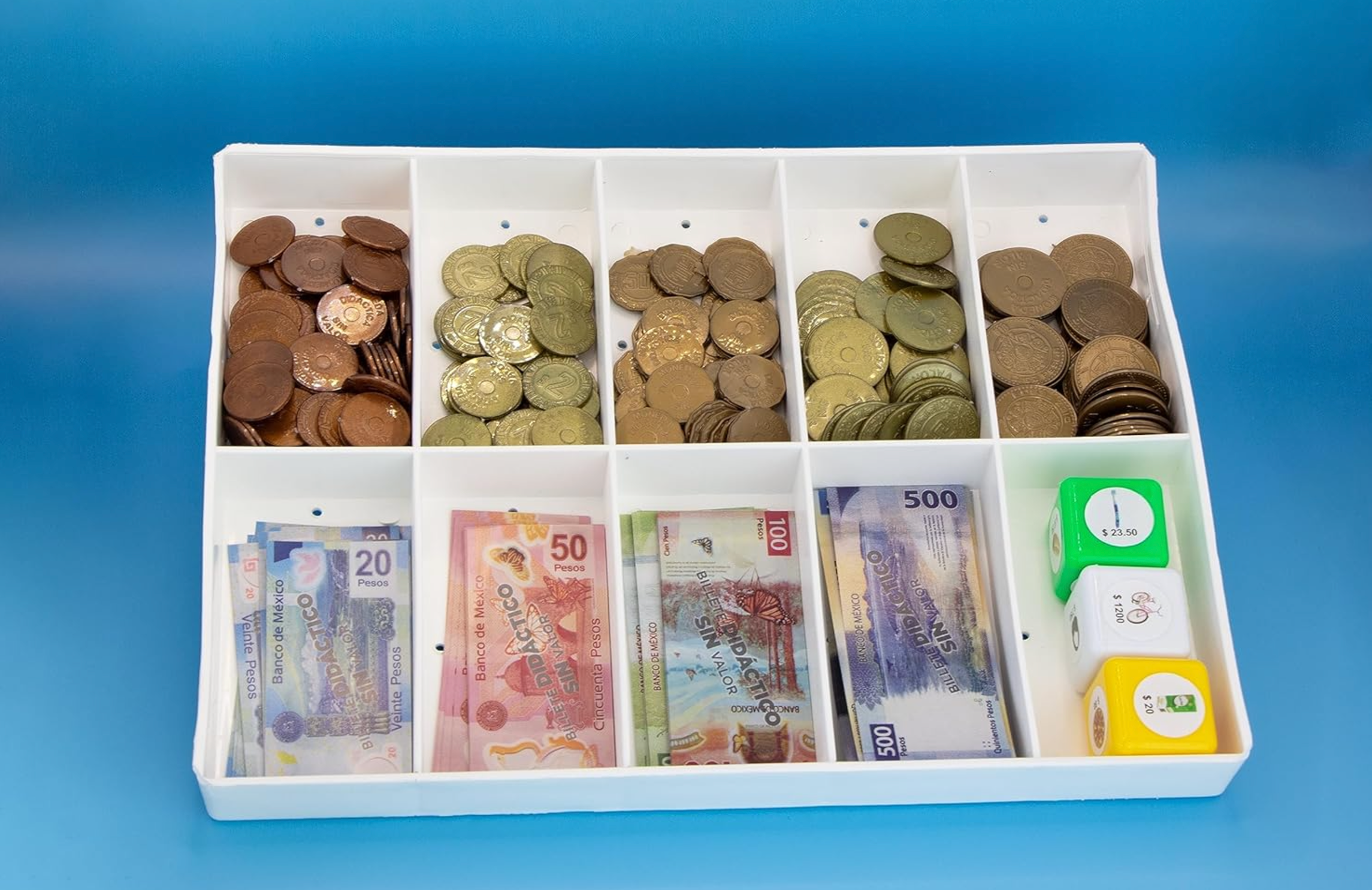 Juego Billetes y Monedas de Fantasía 90 billetes, 240 monedas de plástico y 3 dados.